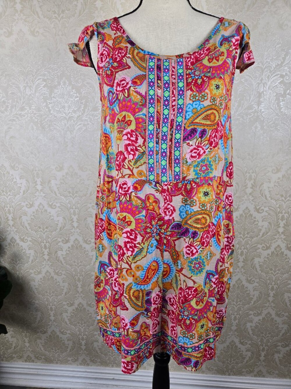 Rosalita McGee Size Small Colorful Floral Dress Ruffle Cap Sleeve Ribbon Detail